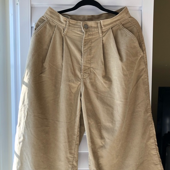 Levi's Cropped Corduroy Wide Leg Pants - Picture 1 of 5